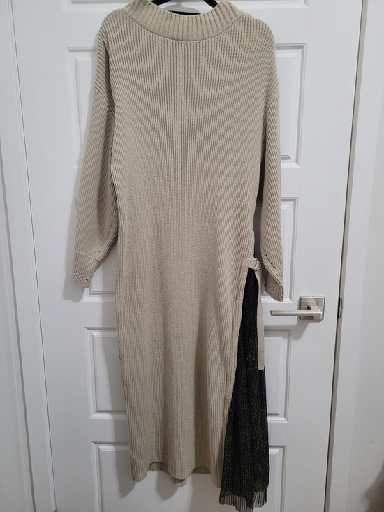 Simplicite Dresses & Skirts - Beige Ribbed Long Sleeve Midi Dress with Black Side Panel